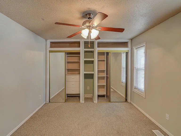 9800 Craford Ct — Photo 35
