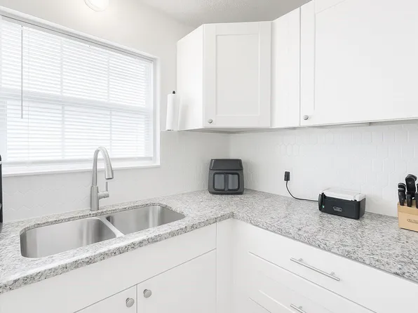 1720 17th Ave N, Texas City, TX 77590