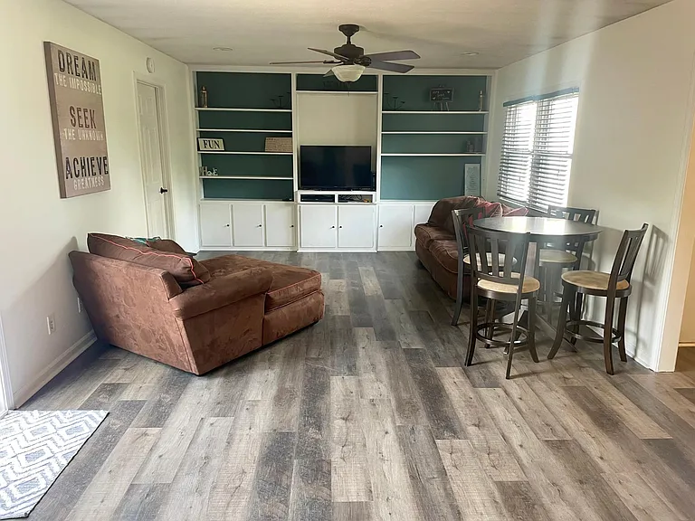 2910 W Riverside Ave — Photo 5
