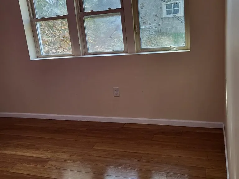 1746 Sims Ave — Photo 8
