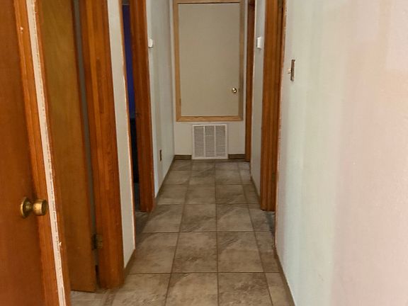 5th image of 407 N 1st St