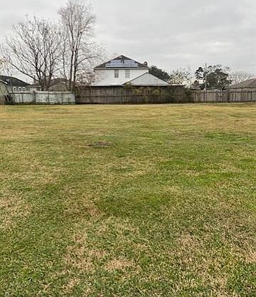 2nd image of 2400 Plaza Dr