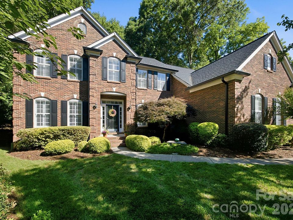 1st image of 16043 Agincourt Dr