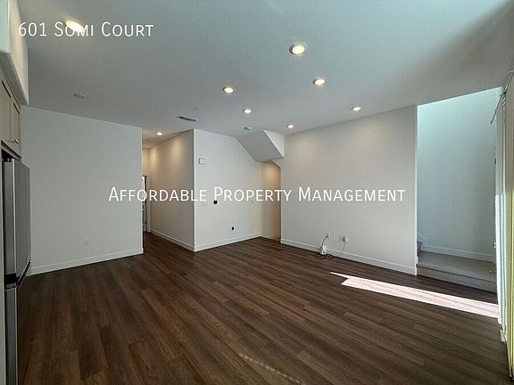 4th image of 601 Somi Ct