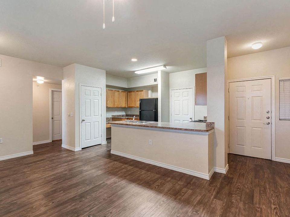 1st image of 4307 Old Decatur Rd #324