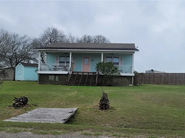 52 Anchor Ln, Seadrift, TX 77983