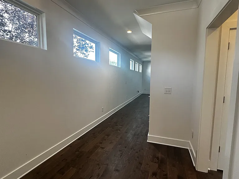 673 Park St — Photo 4