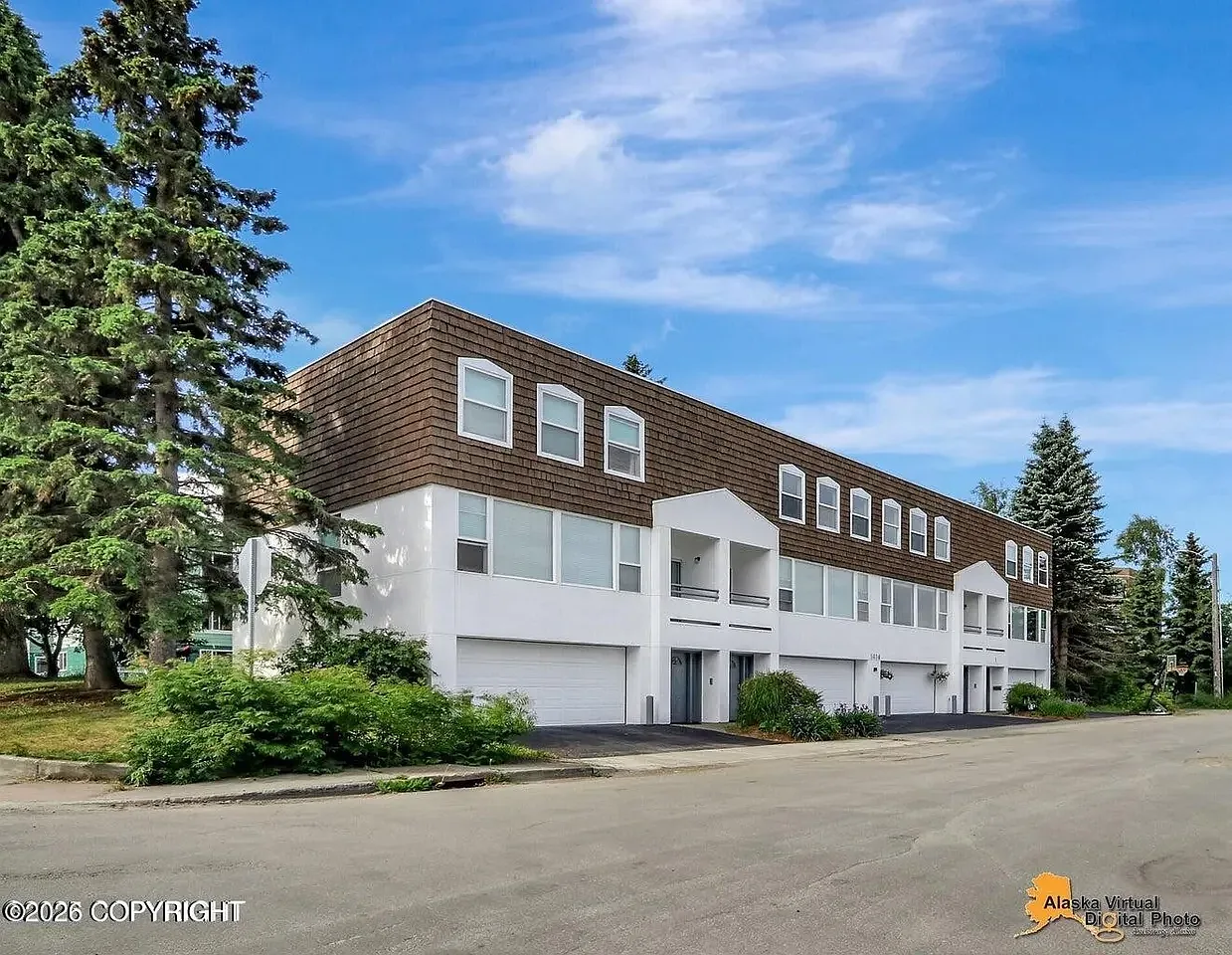 2 bed, 2.5 bath, 1627 sqft, $3,700 — Photo 1