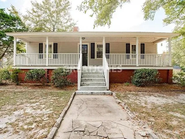 2100 Lakeshore Dr, Camden, SC 29020