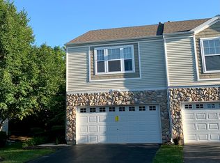 4031 Blackstone Dr, Aurora, IL 60504