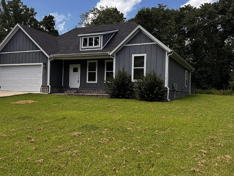12 Hobkirk Dr — Photo 1