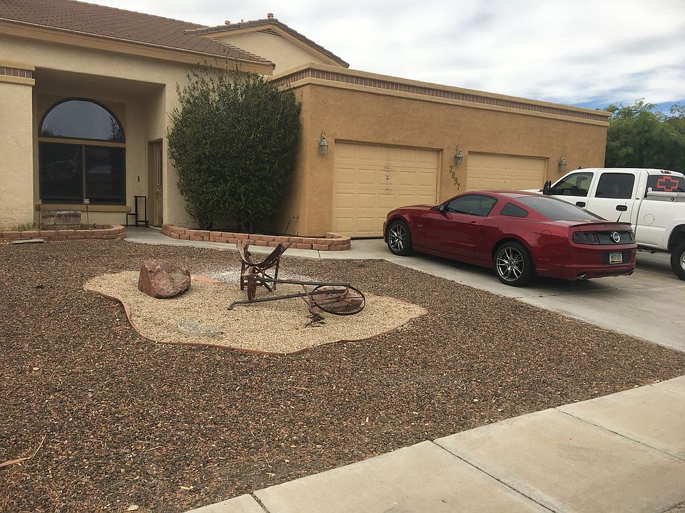 1st image of 2897 Country Club Plz