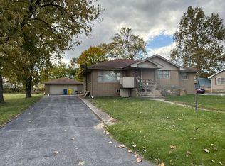 305 W 35th Ave, Griffith, IN 46319