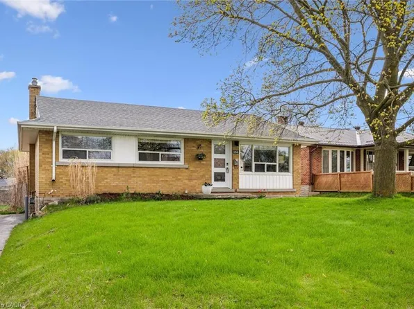 154 Oriole St, Waterloo, ON N2J 2B4