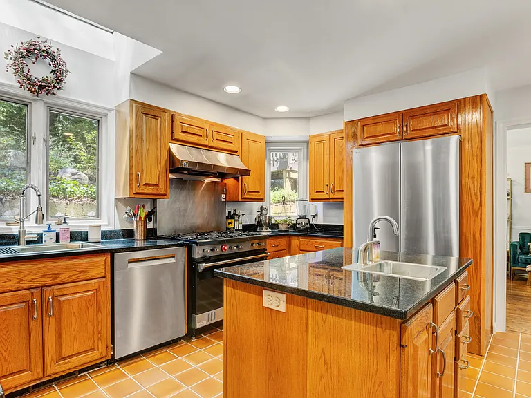 3402 Halcyon Dr — Photo 16
