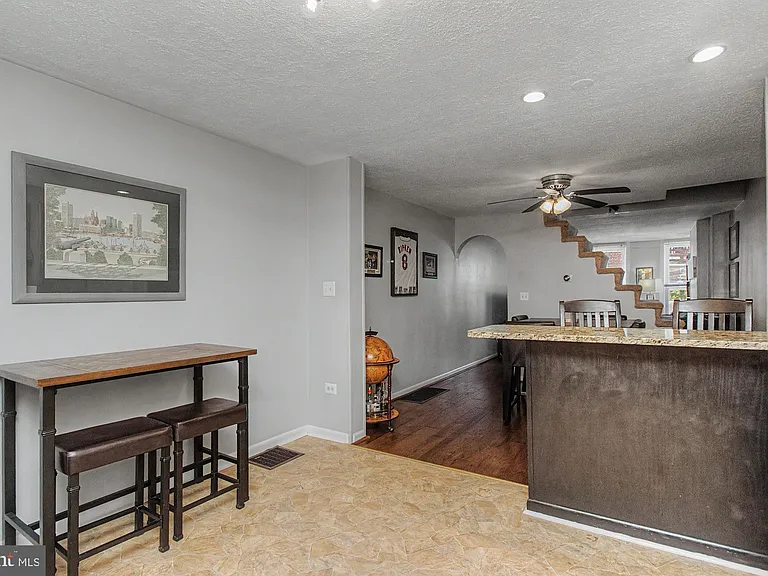 1303 Clarkson St — Photo 15