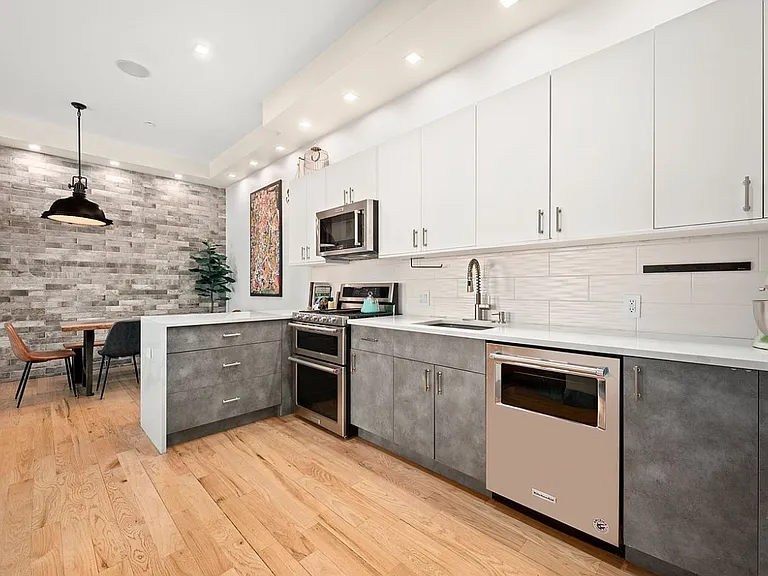 537 Court St #2A — Photo 4
