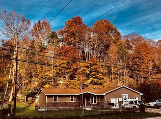 1430 Childress Rd, Alum Creek, WV 25003