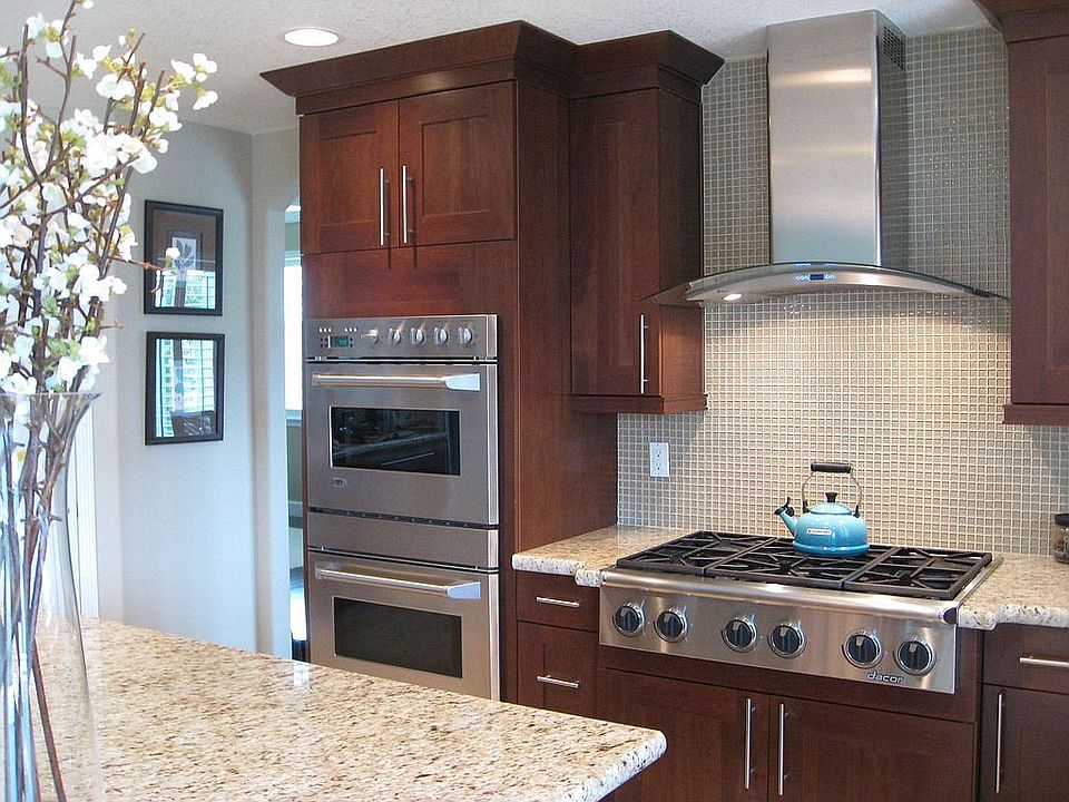 Newly remodeled kitchen with Viking and Dacor appliances