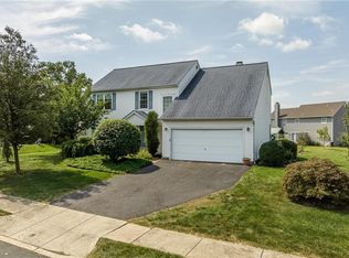 1247 Colonial Dr, Quakertown, PA 18951
