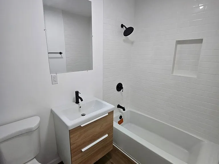 Renovated Units In Echo Park — Photo 10