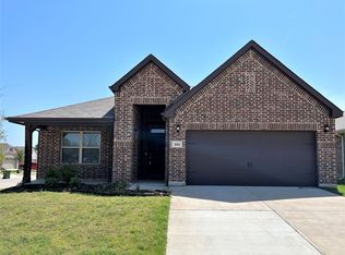 1001 Eastland Ln, Aubrey, TX 76227