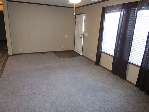 4th image of 149 Applewood Ct