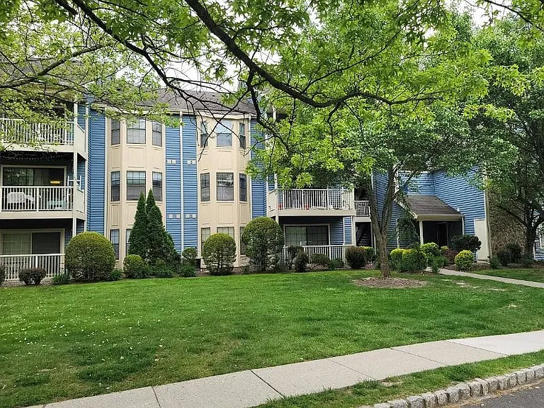 27 Lear Ct — Photo 3