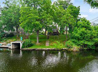 4113 State Park Dr, Akron, OH 44319