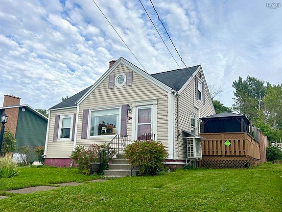 2nd image of 140 Roderick St