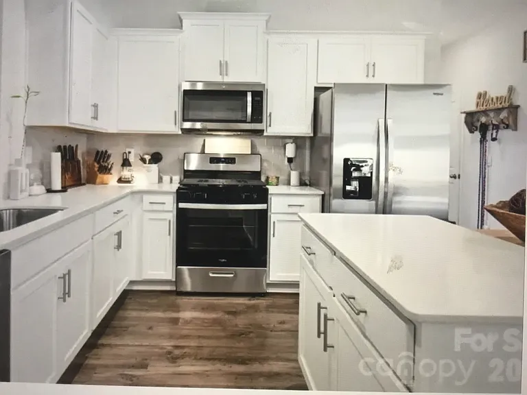 147 Ashelyn Park Dr — Photo 3