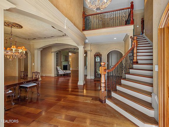 4th image of 815 Gettysvue Dr