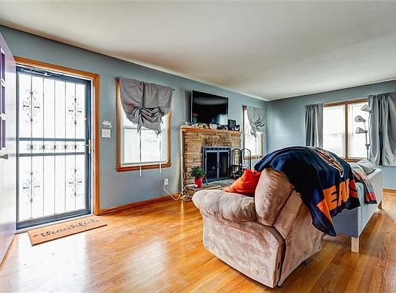 3rd image of 7208 Manchester Ave