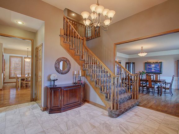 3rd image of 5703 N Woodland Point
