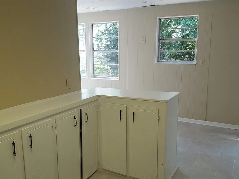 723 Sommer St NE — Photo 7