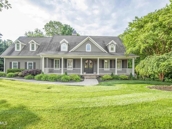 222 Lake Crest Dr, Lenoir City, TN 37772
