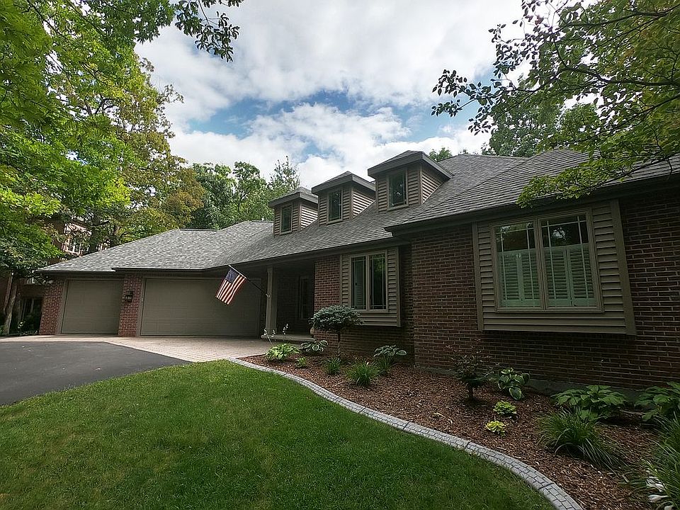 1st image of 388 Ledgewood Dr