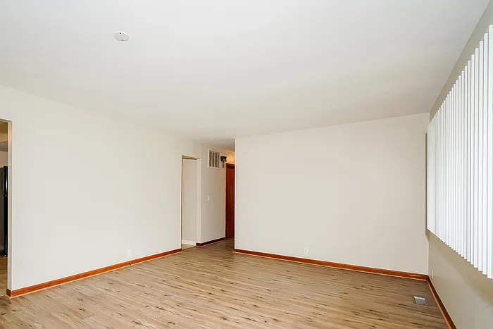 3 bed, 1.5 bath, 1150 sqft, $1,615 — Photo 4
