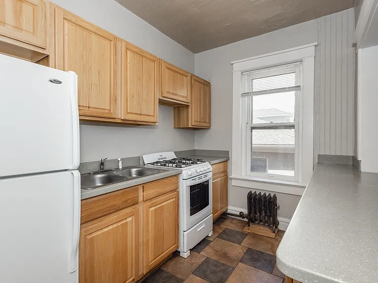 1444 N Lafayette St — Photo 14