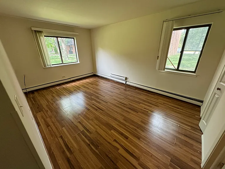 1702 W Victoria Dr #103 — Photo 11