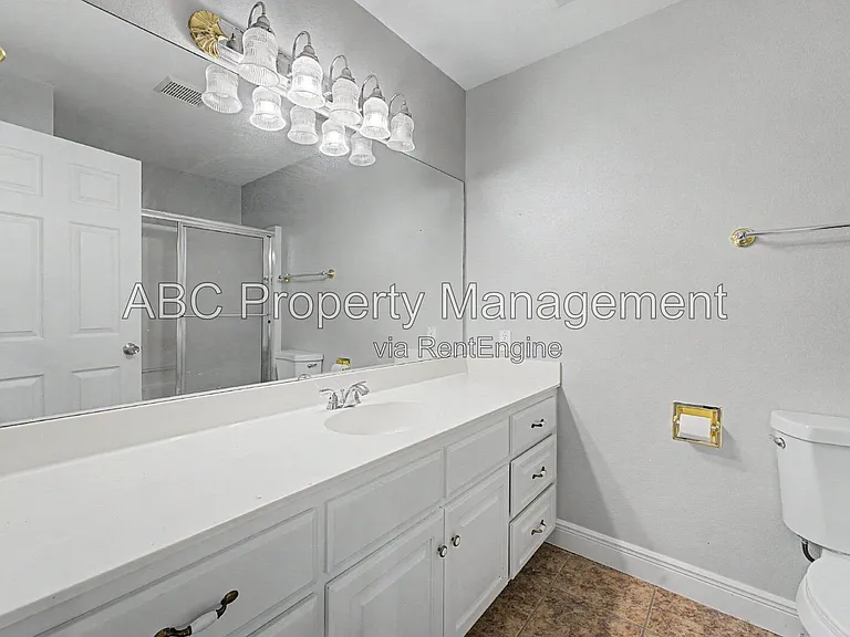 1525 W Deane St — Photo 21
