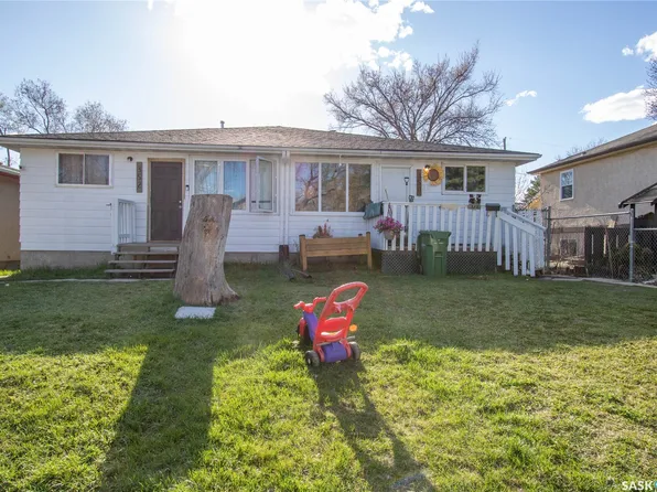 350 & 352 Toronto Street, Regina, SK S4R 1M2