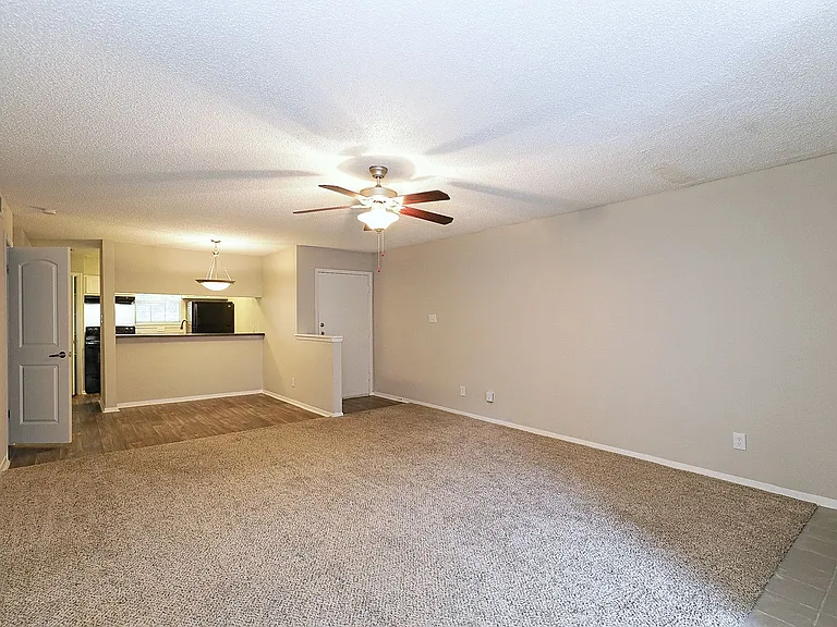 City Crest Apartments — Photo 106