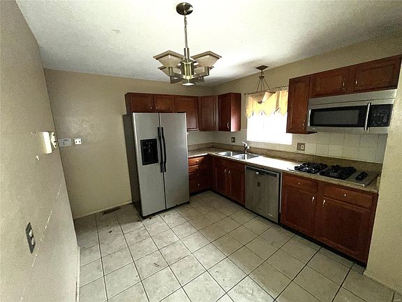 4th image of 11587 Esperanza Dr