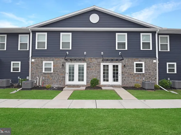 110 High Pointe Dr, Hummelstown, PA 17036