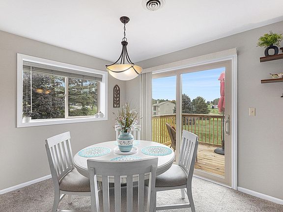 5th image of 2661 Green Meadows Dr