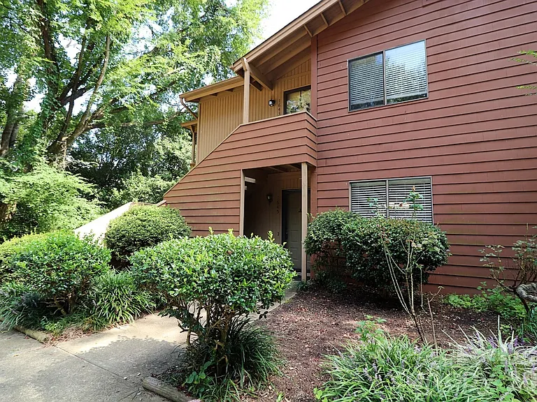 1645 Cedarview Ct — Photo 17