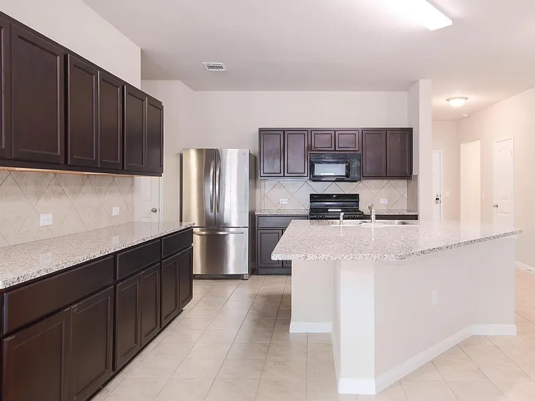 11301 Dawes Pl — Photo 3