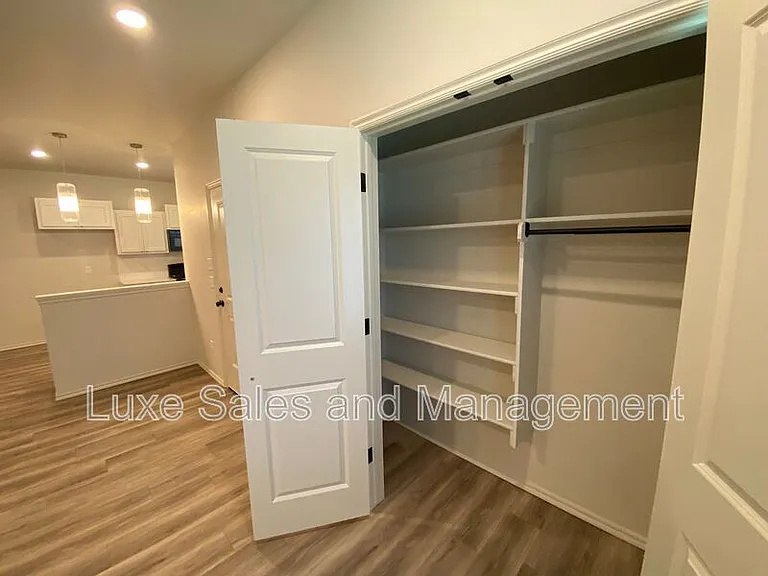 8000 NW 110th Dr — Photo 10