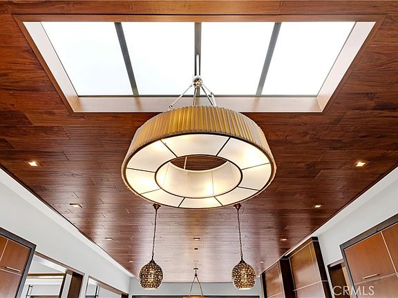 5th image of 2 Thomas Rd